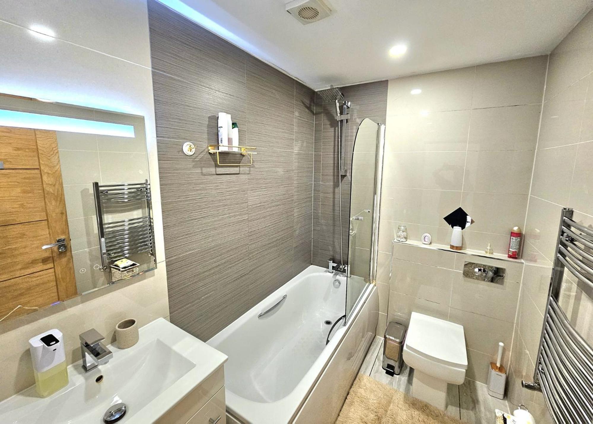 Chantelle Homestay London