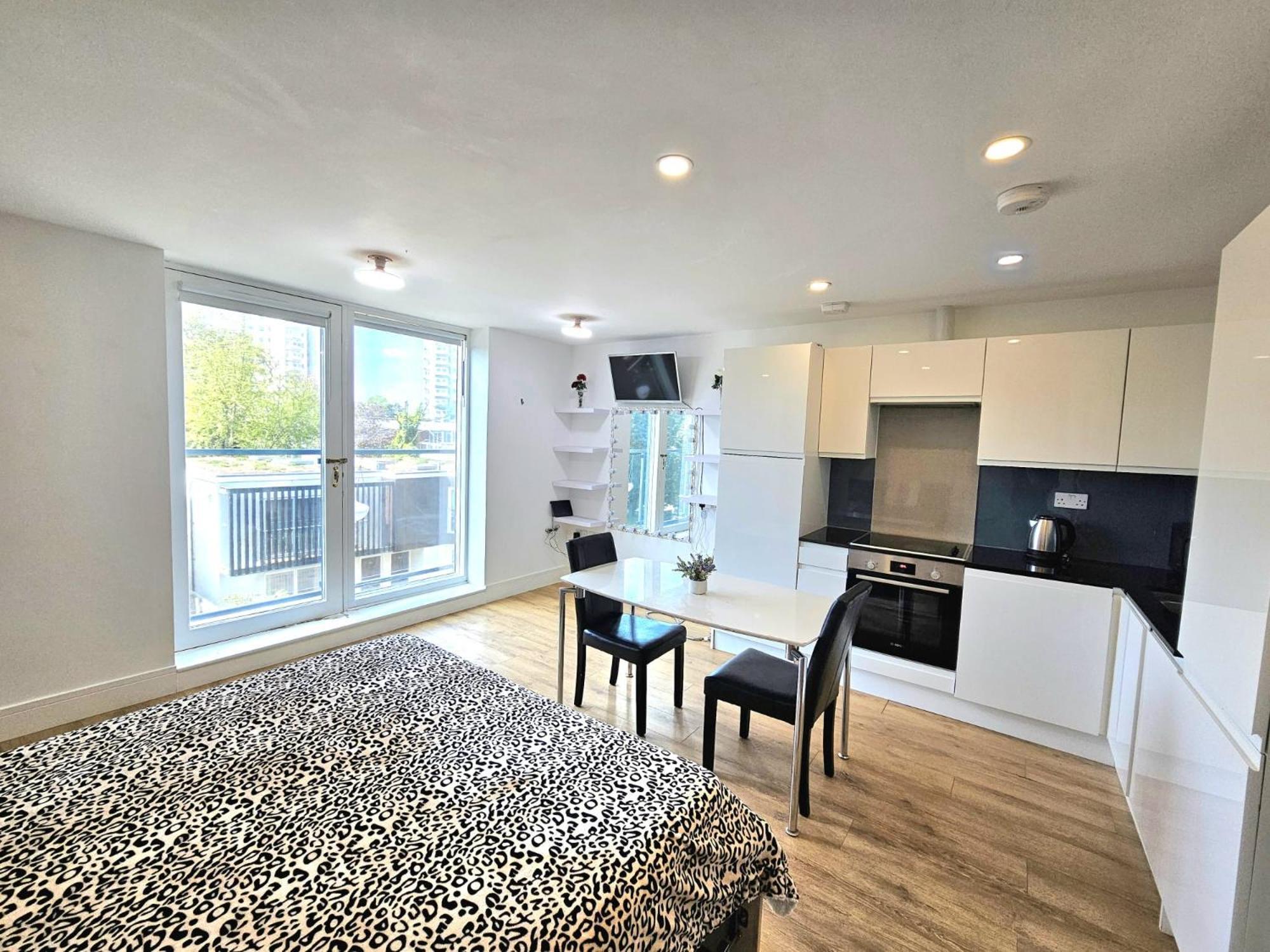 Chantelle Homestay London
