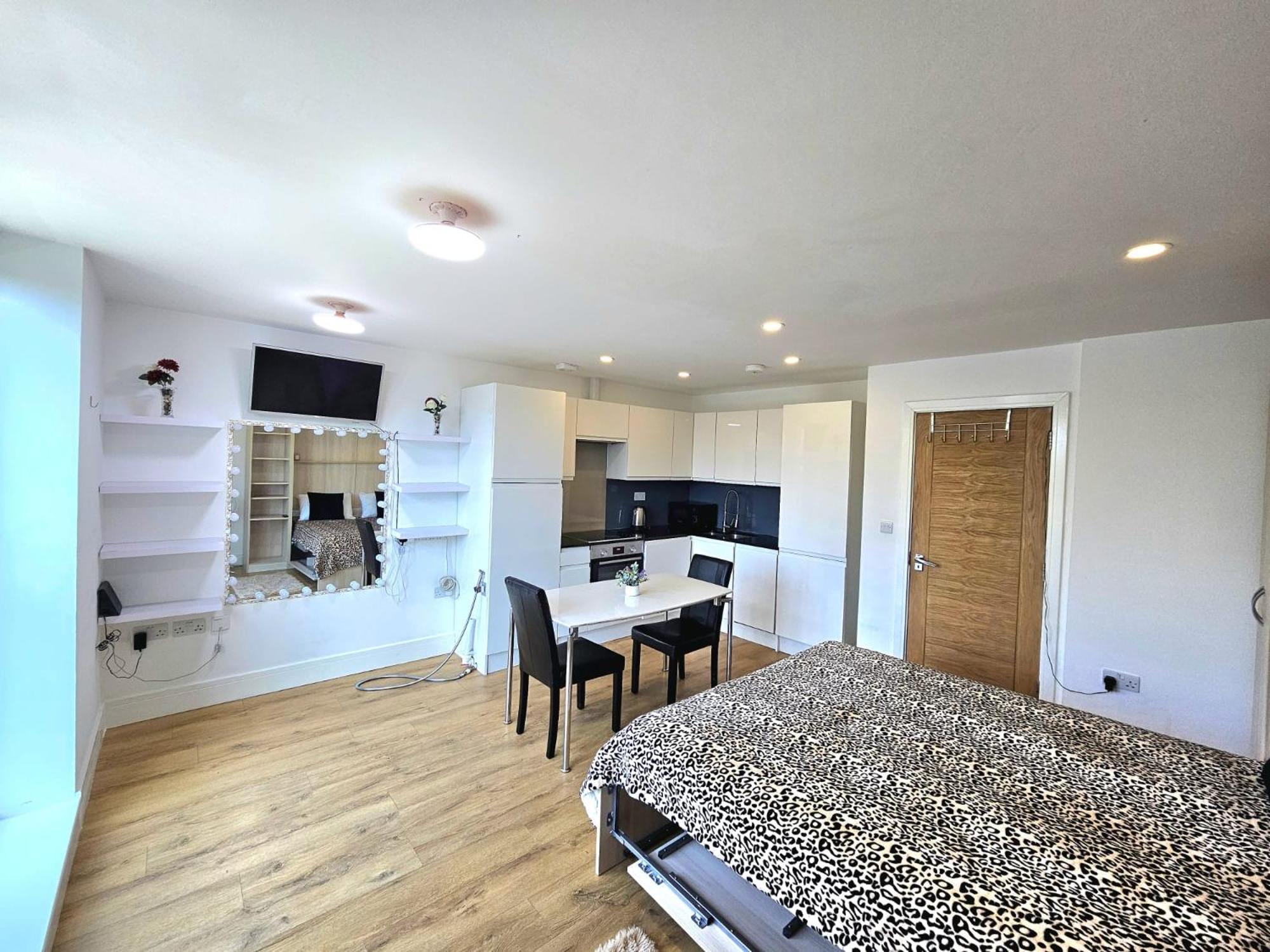 Chantelle Homestay London