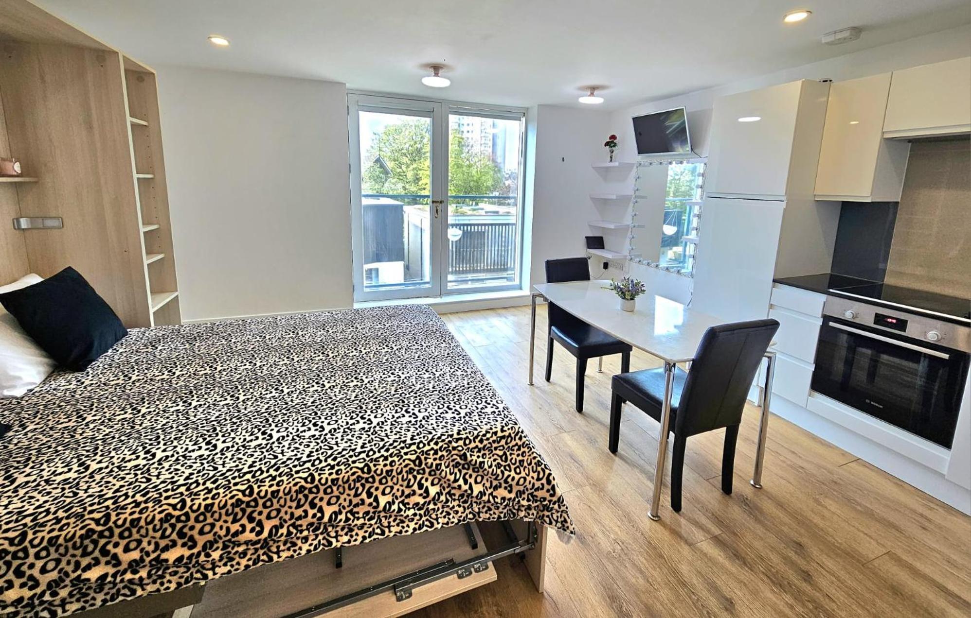 Homestay Chantelle London